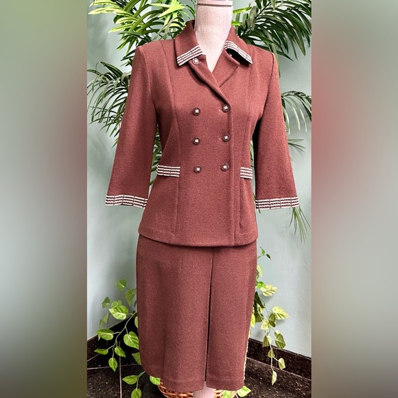 StJohn collection by Marie Gray size 2